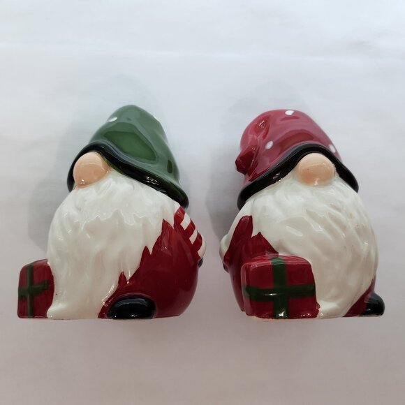 Santa Claus Style Gnome Salt & Pepper Shakers - Picture 7 of 8